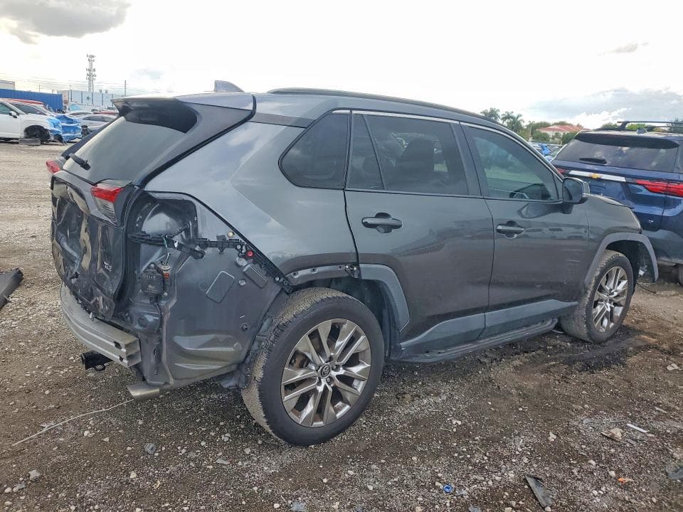 2020 TOYOTA RAV4 XLE PREMIUM 3