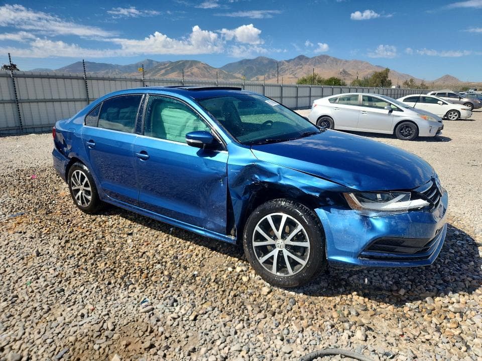 2018 VOLKSWAGEN JETTA SE 4