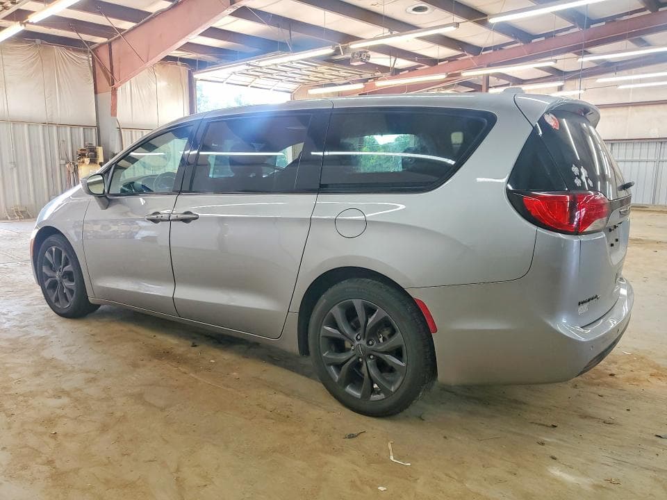 2019 CHRYSLER PACIFICA TOURING PLUS 2