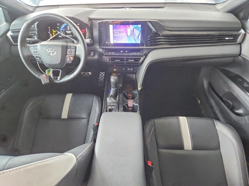 2025 TOYOTA CAMRY SE 8