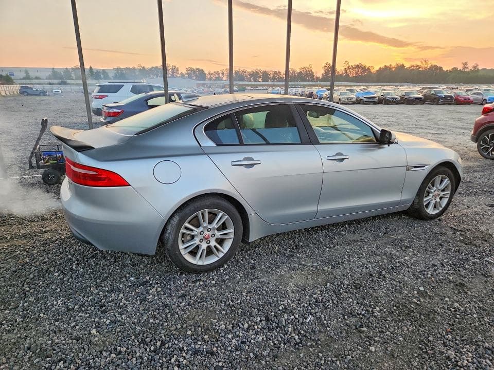2018 JAGUAR XE PREMIUM 3