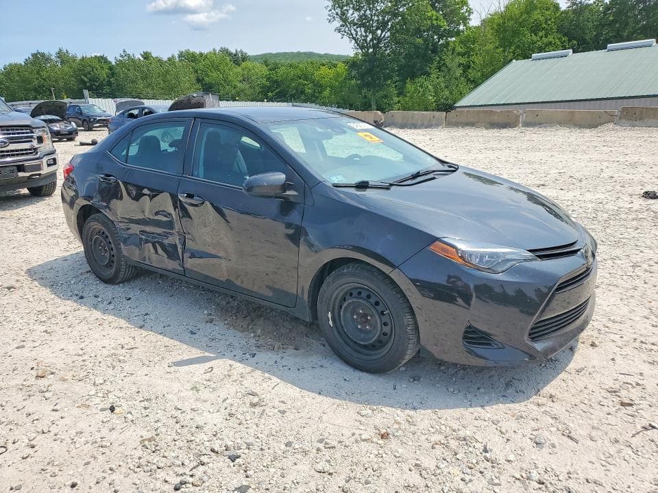 2017 TOYOTA COROLLA LE 4