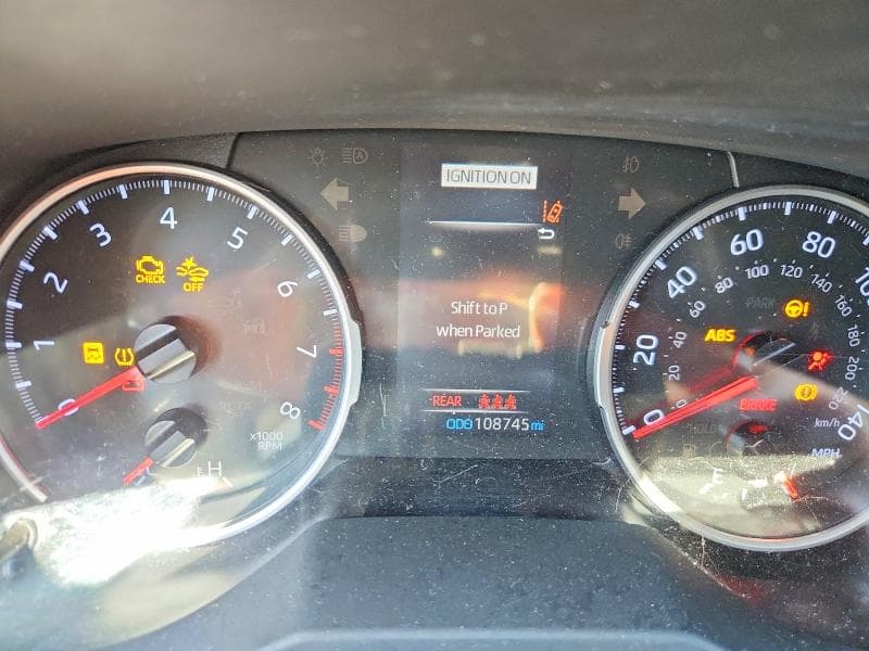 2019 TOYOTA RAV4 XLE 9