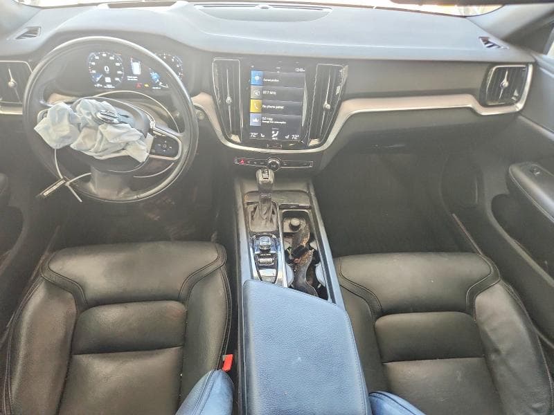 2020 VOLVO V60 CROSS COUNTRY T5 MOMENTUM 8