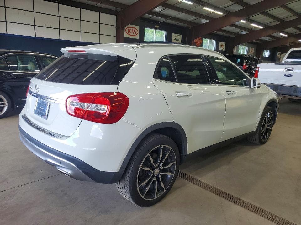 2017 MERCEDES-BENZ GLA 250 3