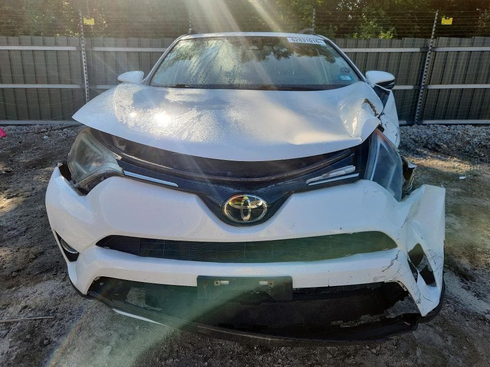 2017 TOYOTA RAV4 XLE 5