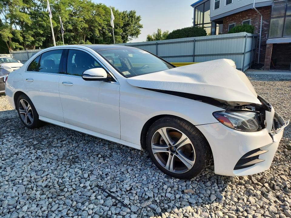 2019 MERCEDES-BENZ E 300 4MATIC 4
