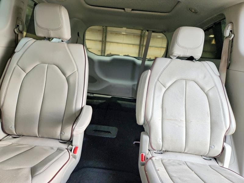 2019 CHRYSLER PACIFICA LIMITED 10