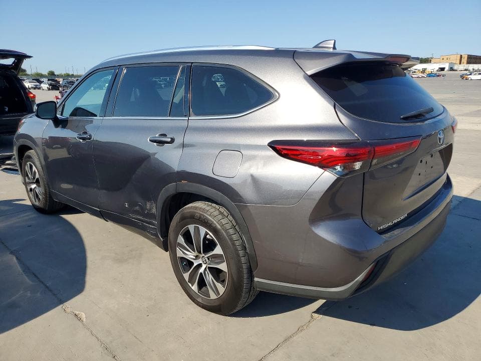 2021 TOYOTA HIGHLANDER XLE 2