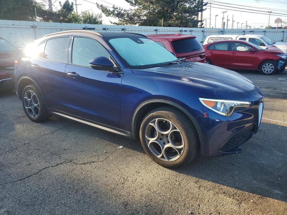 2018 ALFA ROMEO STELVIO SPORT 4