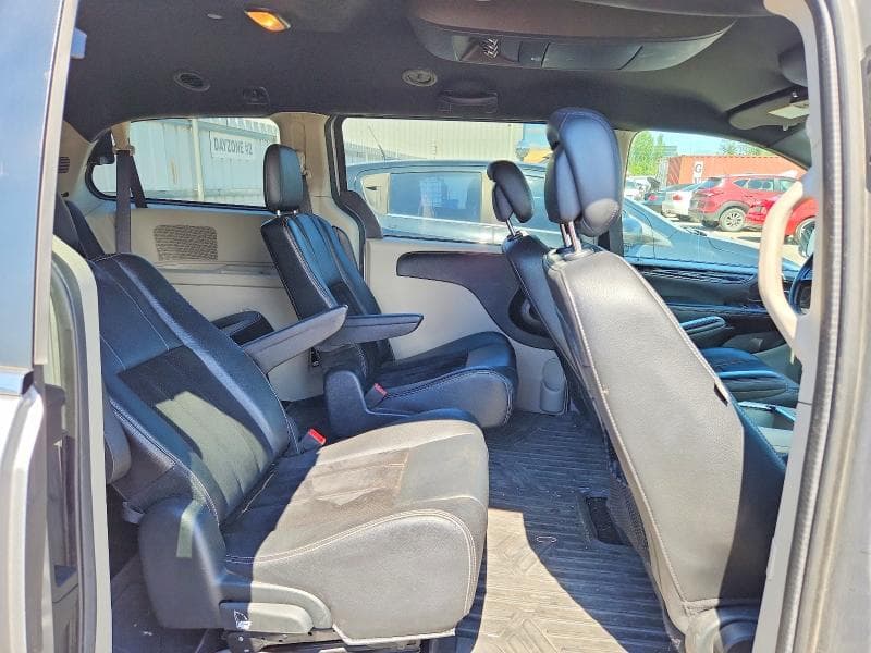 2017 DODGE GRAND CARAVAN SE 11
