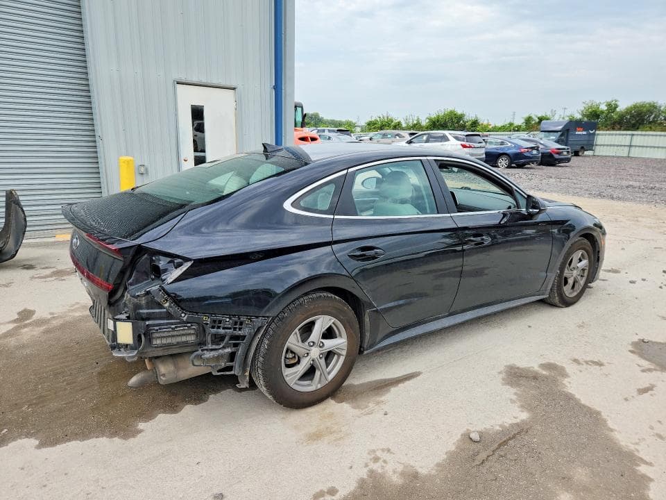 2023 HYUNDAI SONATA SE 3