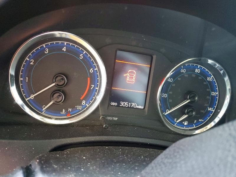 2017 TOYOTA COROLLA L 9