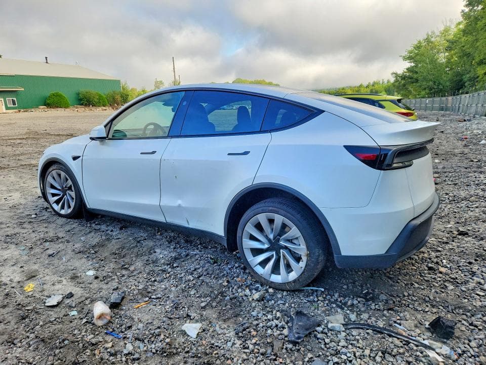 2026 TESLA MODEL Y 2