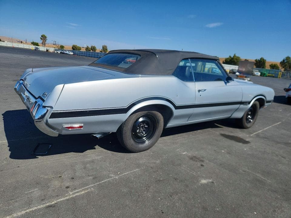 1970 OLDSMOBILE CUTLASS SP 3