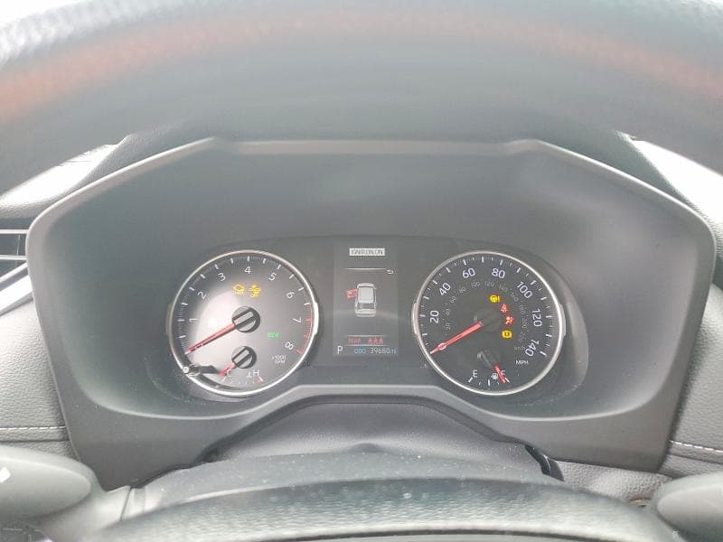 2020 TOYOTA RAV4 XLE 9