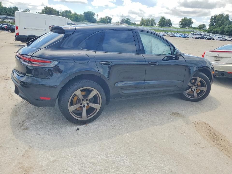 2024 PORSCHE MACAN BASE 3