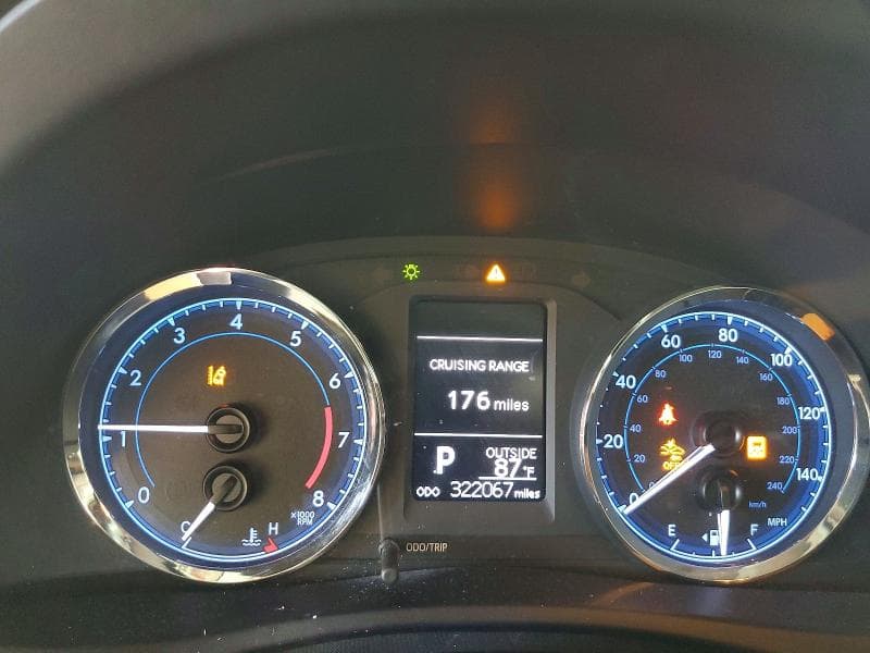 2019 TOYOTA COROLLA LE 9