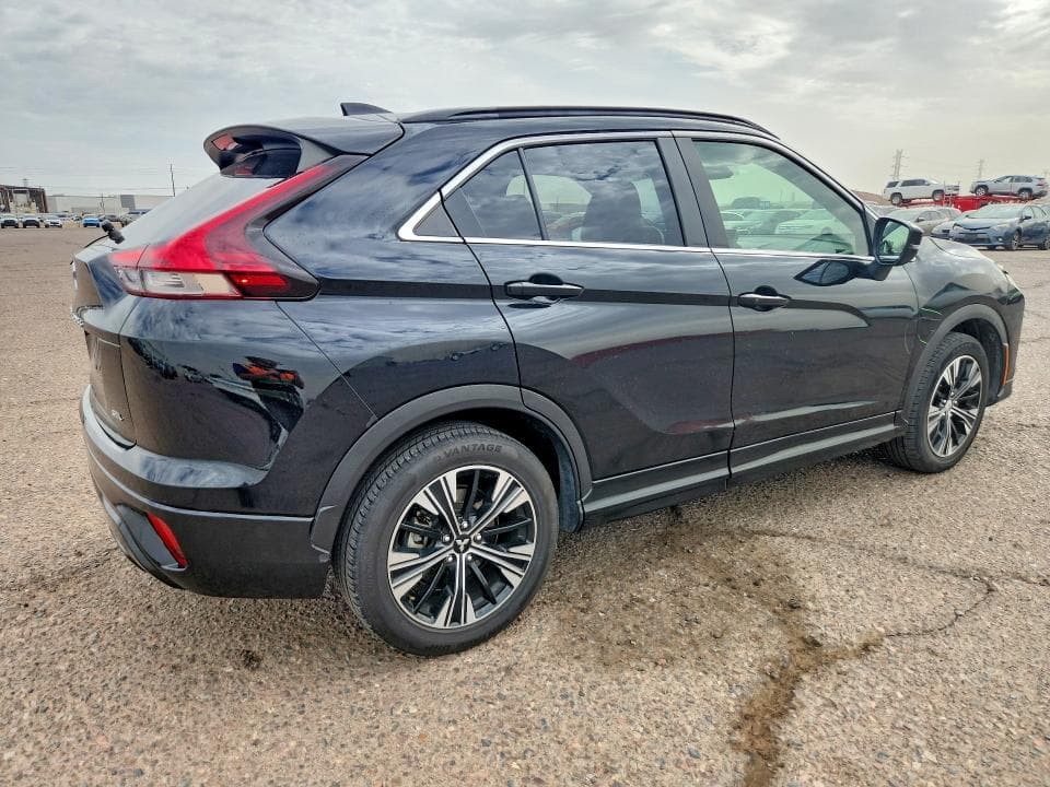 2022 MITSUBISHI ECLIPSE CROSS SE 3