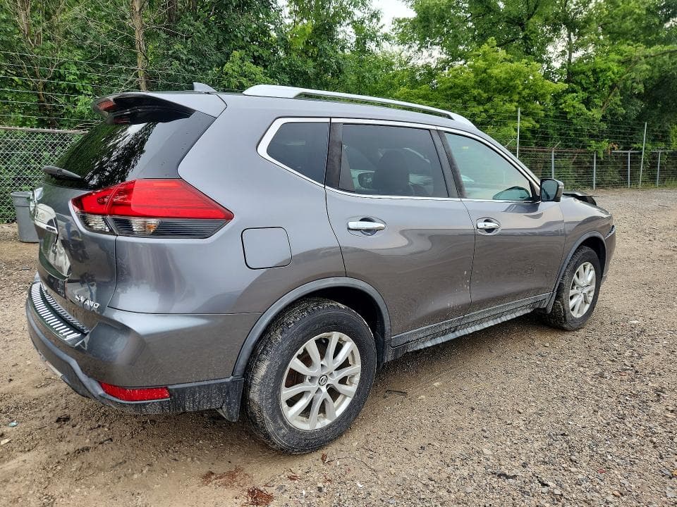 2017 NISSAN ROGUE SV 3