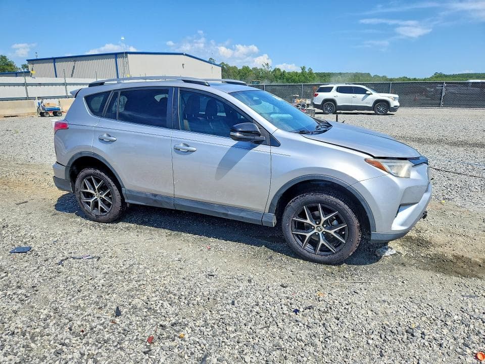 2017 TOYOTA RAV4 SE 4