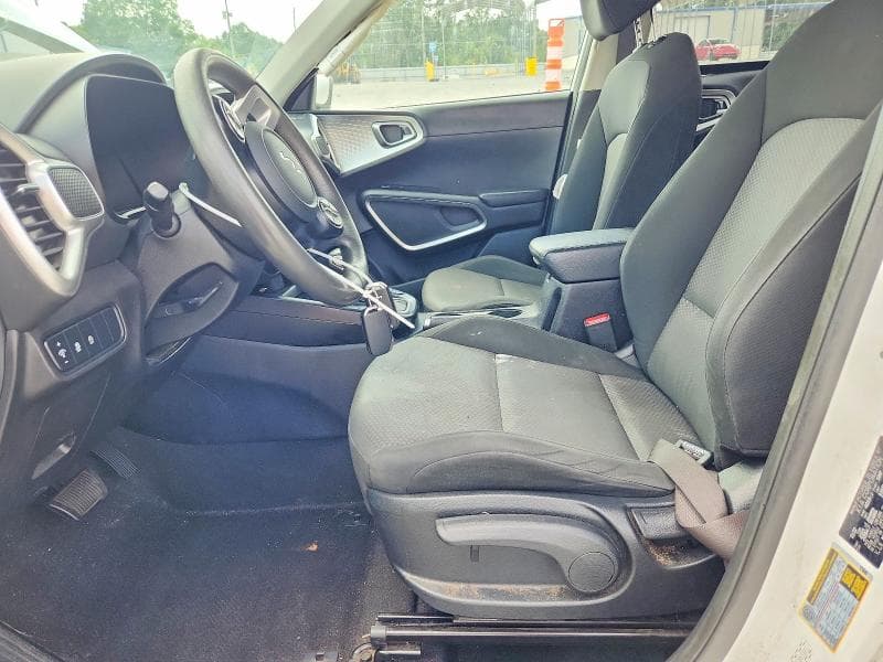 2023 KIA SOUL LX 7