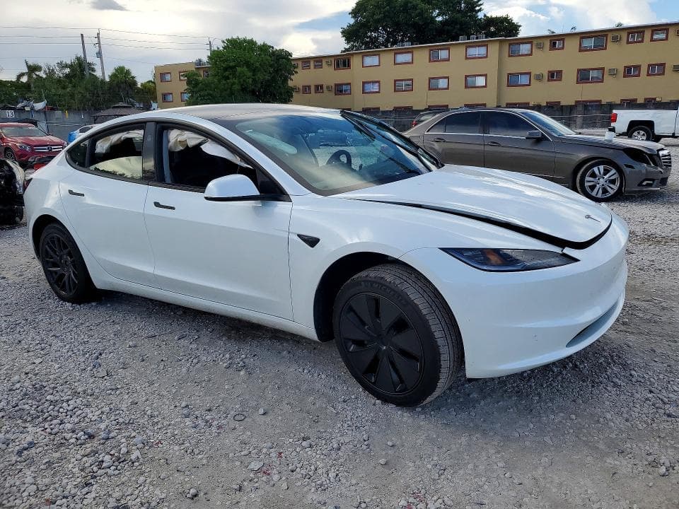 2026 TESLA MODEL 3 4