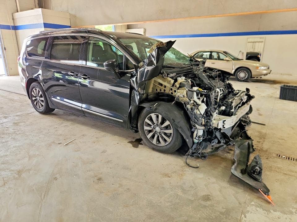 2020 CHRYSLER PACIFICA TOURING L PLUS 4