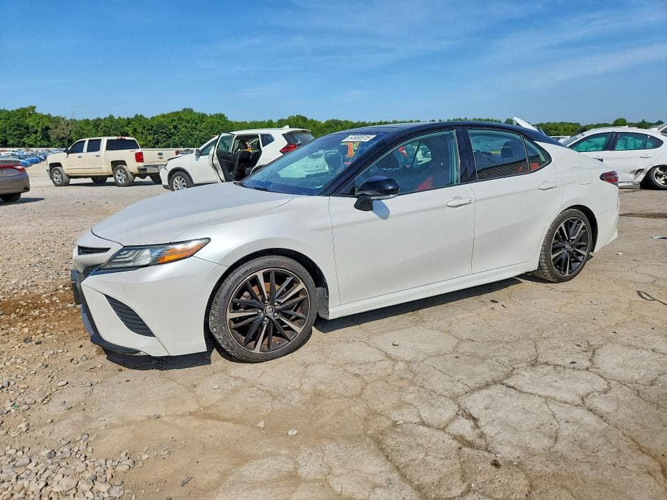 2019 TOYOTA CAMRY XSE - 1