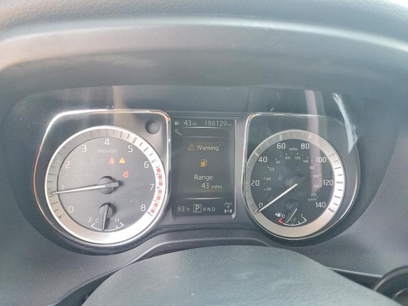 2017 NISSAN TITAN S 9