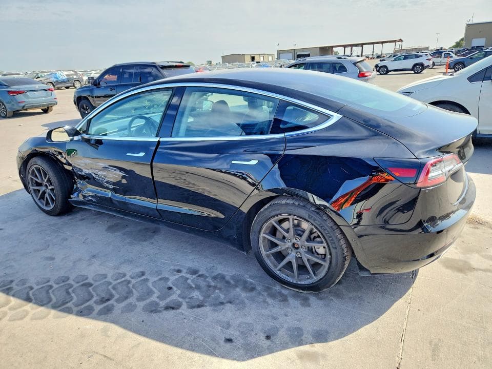 2018 TESLA MODEL 3 2