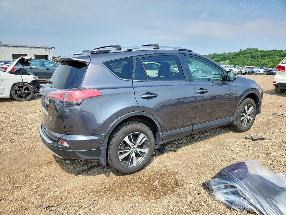 2017 TOYOTA RAV4 XLE 3