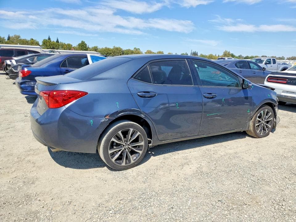 2017 TOYOTA COROLLA SE 3