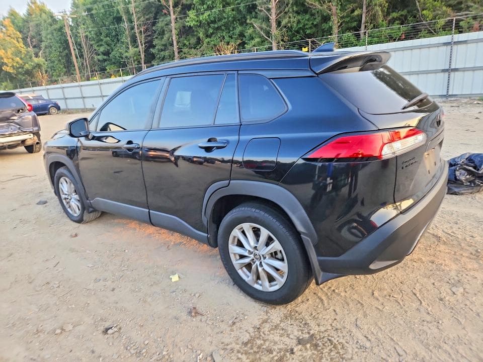 2022 TOYOTA COROLLA CROSS LE 2