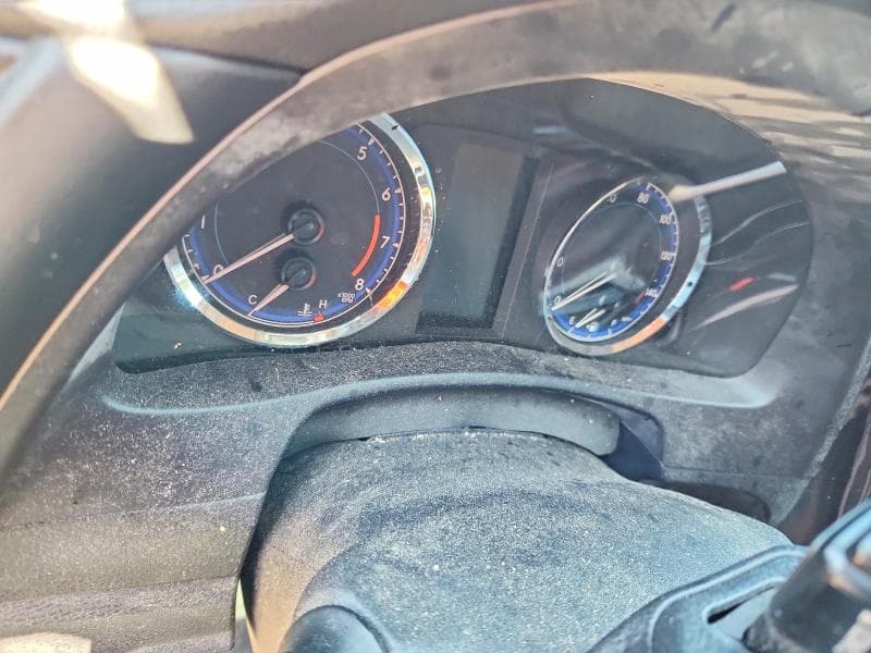 2018 TOYOTA COROLLA SE 9