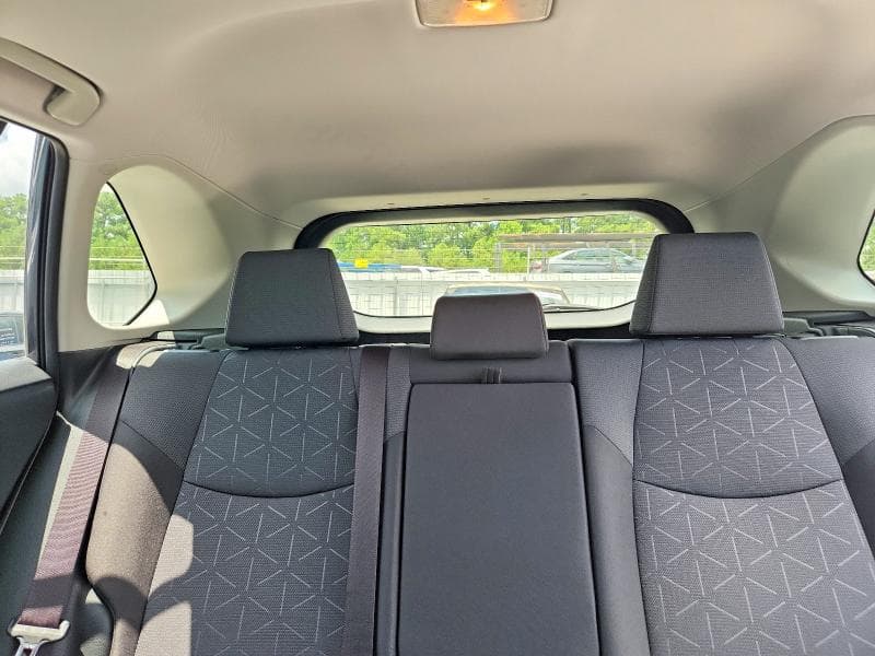 2019 TOYOTA RAV4 XLE 10