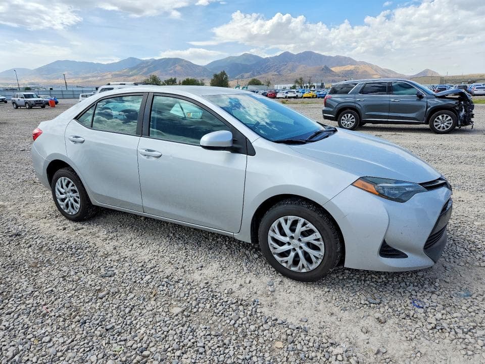 2019 TOYOTA COROLLA LE 4