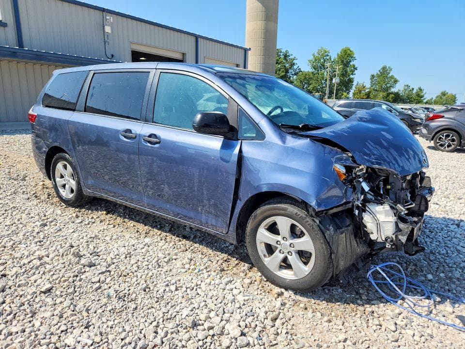 2017 TOYOTA SIENNA L 7-PASSENGER 4