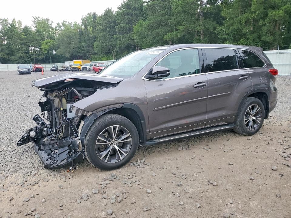 2017 TOYOTA HIGHLANDER LE PLUS - 1
