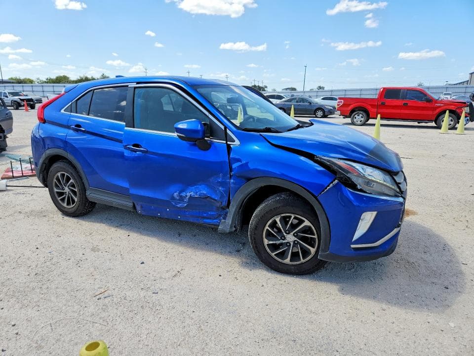 2020 MITSUBISHI ECLIPSE CROSS ES 4