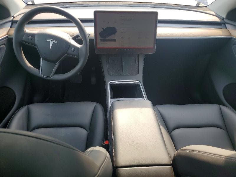 2024 TESLA MODEL Y 8