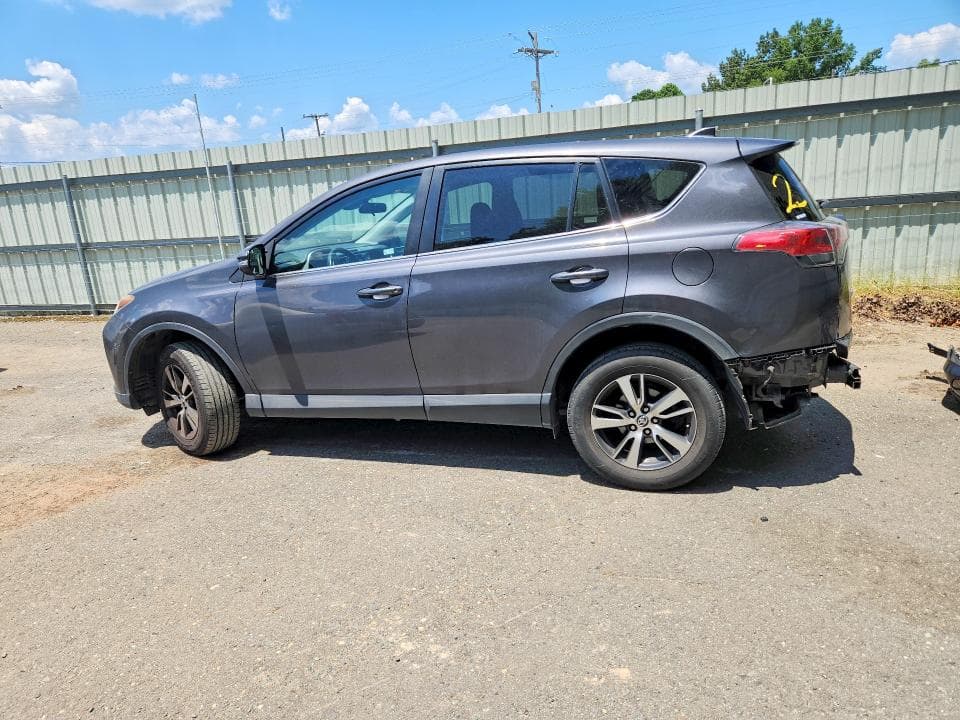 2018 TOYOTA RAV4 XLE 2
