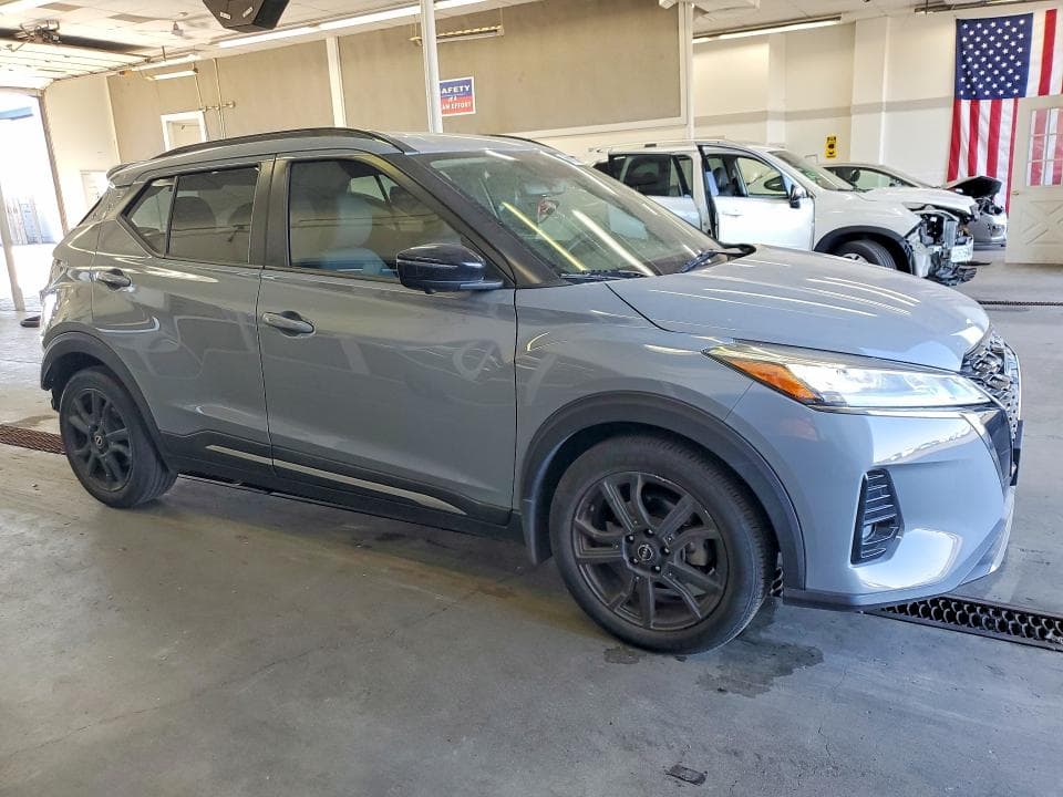 2022 NISSAN KICKS SR 4