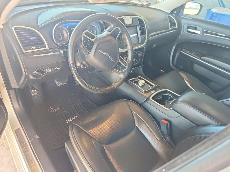 2019 CHRYSLER 300 LIMITED 8