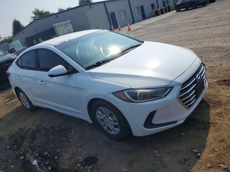 2018 HYUNDAI ELANTRA SE 4