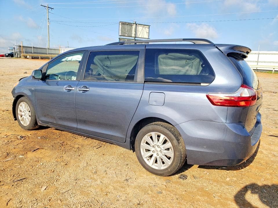 2017 TOYOTA SIENNA XLE 7-PASSENGER 2