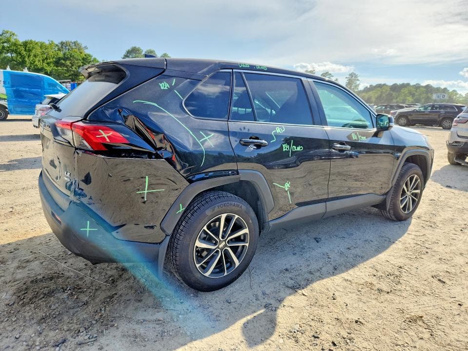 2022 TOYOTA RAV4 LE 3