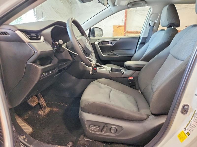 2025 TOYOTA RAV4 XLE 7