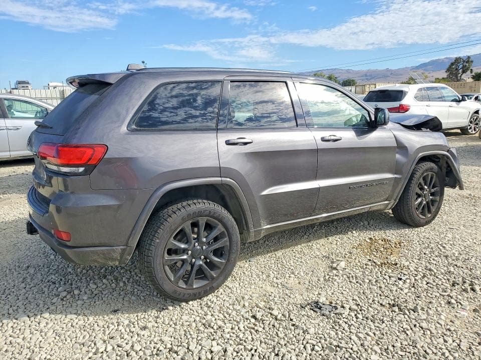 2017 JEEP GRAND CHEROKEE LAREDO 3