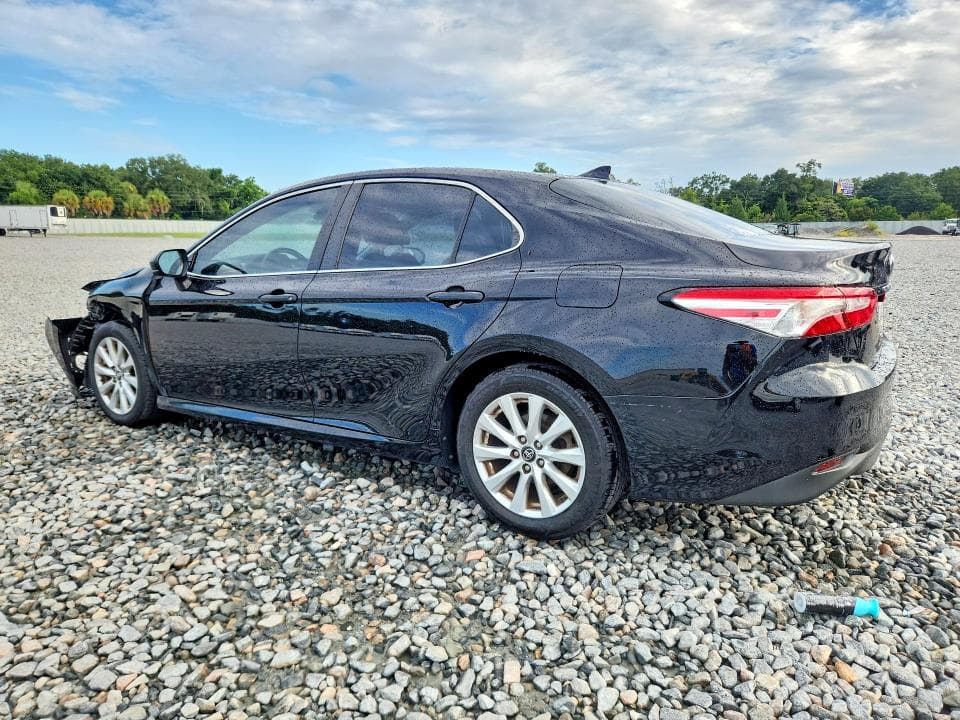 2019 TOYOTA CAMRY LE 2